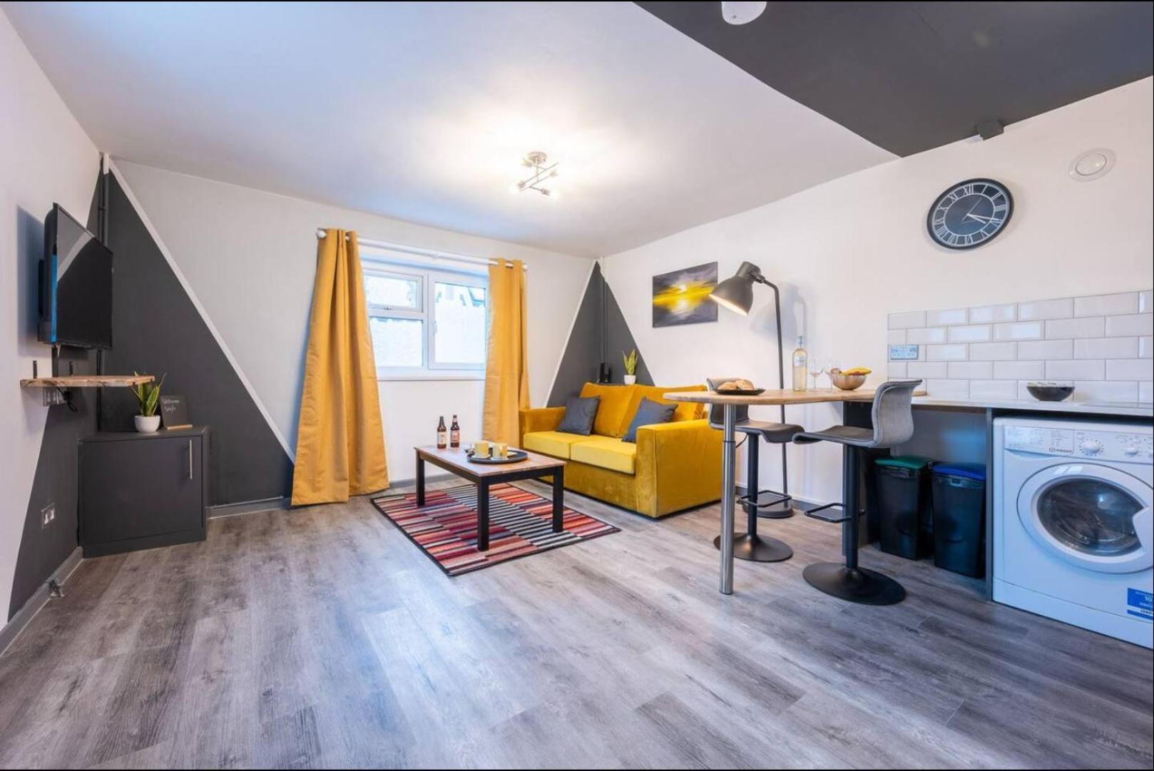 Stunning One Bedroom Apartments Near Shops & Central Cardiff Pokój zdjęcie