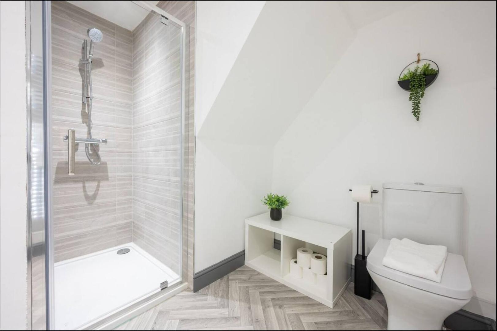 Stunning One Bedroom Apartments Near Shops & Central Cardiff Zewnętrze zdjęcie